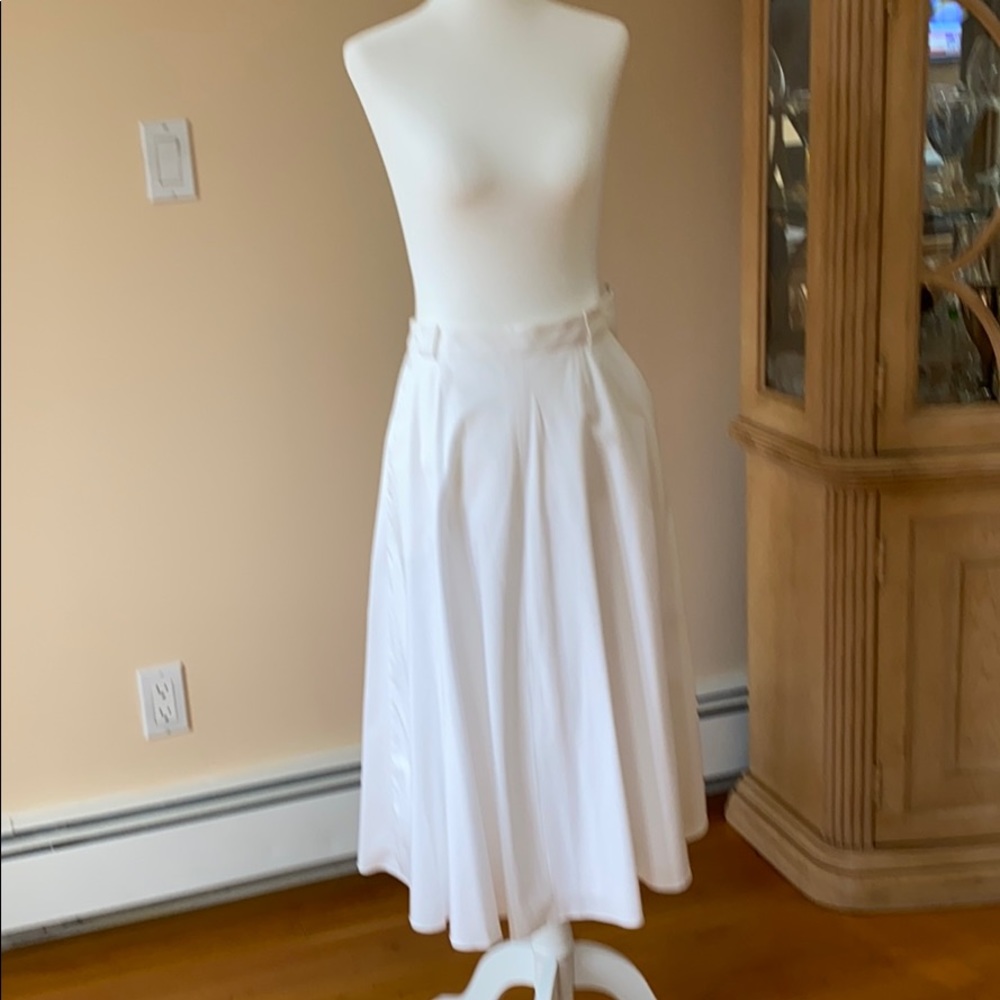 Elie Tahari white skirt